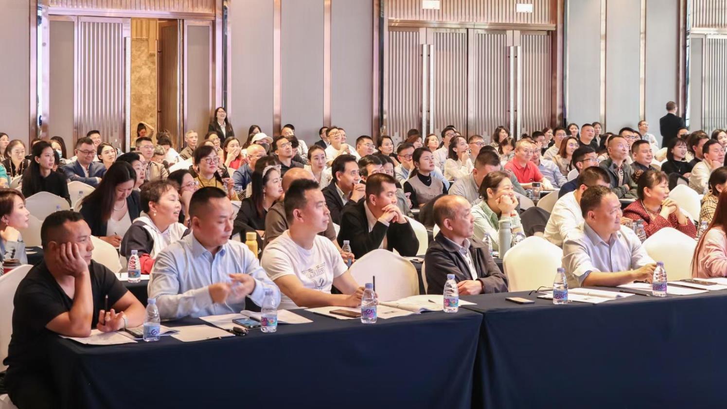 e439d5b60a89b e439d5b60a89b